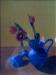 Vaso blu con bicchiere.jpg